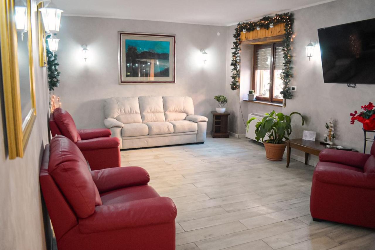 Lo Sciatore Hotel & Restaurant Camigliatello Silano Exteriör bild